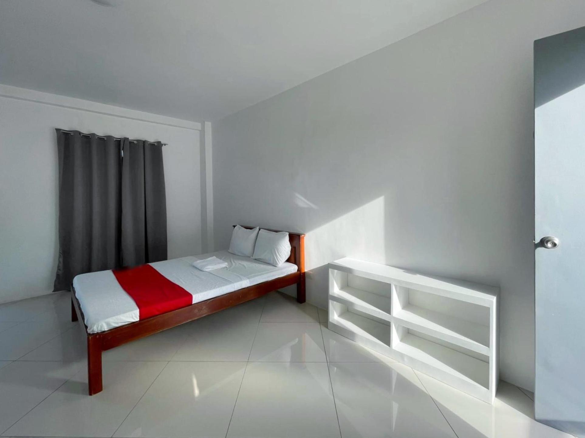 Oyo 778 Fat J Apartelle Hotel Cebu Bagian luar foto